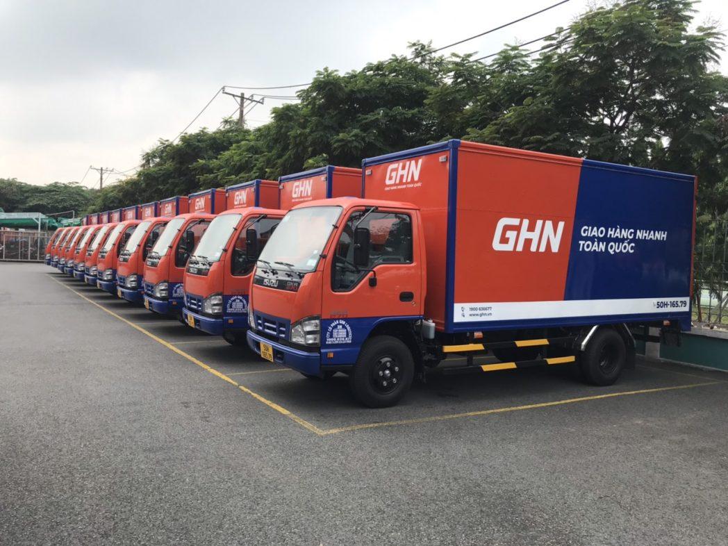 You are currently viewing ĐẠI LÝ XE TẢI ISUZU GREENKA BÀN GIAO 200 XE TẢI ISUZU CÁC LOẠI CHO CÔNG TY GIAO HÀNG NHANH LOGISTICS